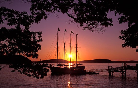 Schooner_Margaret_Todd_sunrise.jpg